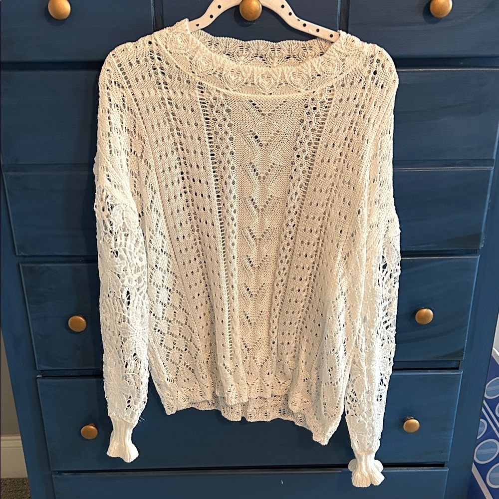 Elegant White Knit Sweater